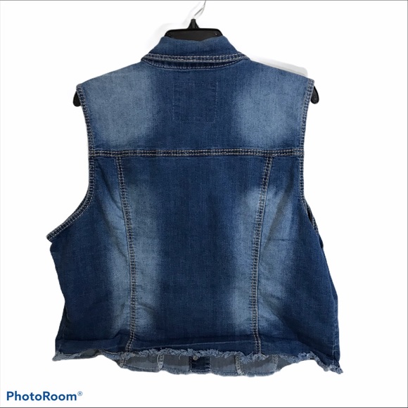 Maurices - Picture 3 of 9